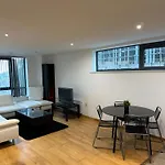 City Centre 2 Bed Room 2 Bath Room Apartment With En-Suite