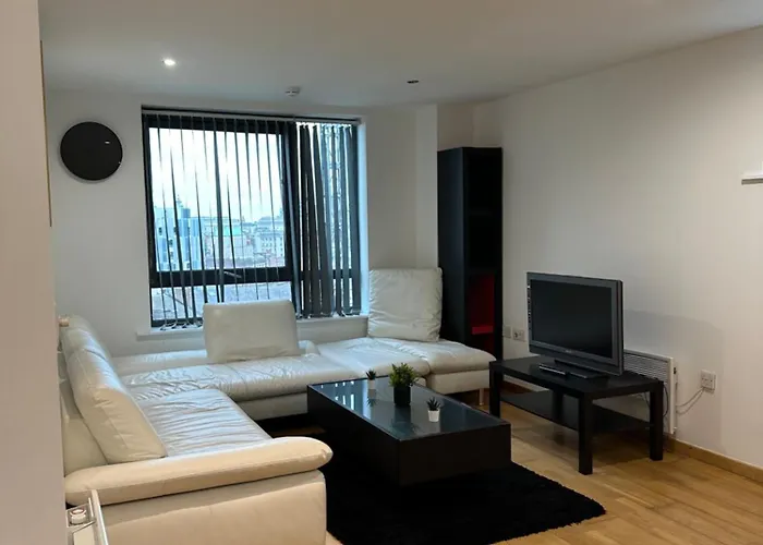 City Centre 2 Bed Room 2 Bath Room Apartment With En-Suite