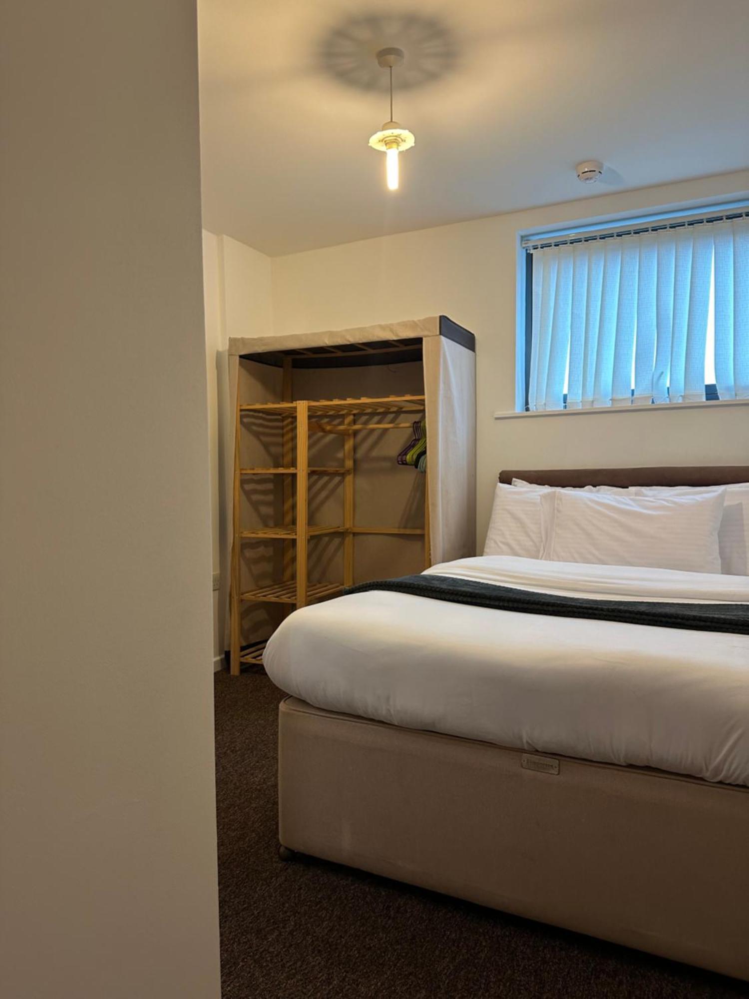 Apartment Centre 2 Bed 2 Bath With En-suite