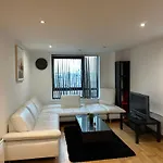 City Centre 2 Bed Room 2 Bath Room Apartment With En-Suite